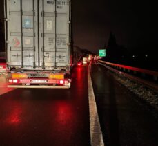 GÜNCELLEME – Sakarya'da yolcu otobüsünün karıştığı zincirleme kazada 20 kişi yaralandı