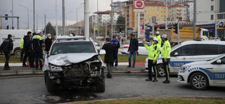 Şanlıurfa Valisi Abdullah Erin'in koruma ekibi Malatya'da kaza yaptı, 4 yaralı