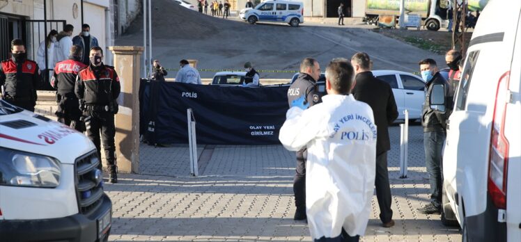 Şanlıurfa'da karısını silahla öldüren kişi intihar etti