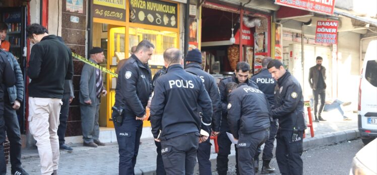 Şanlıurfa'da kuyumcudan altın çalan hırsız, iş yeri sahibi tarafından etkisiz hale getirildi