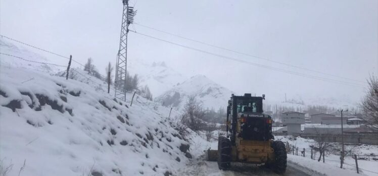 Şırnak'ta kar nedeniyle 3 köy yolu ulaşıma kapandı