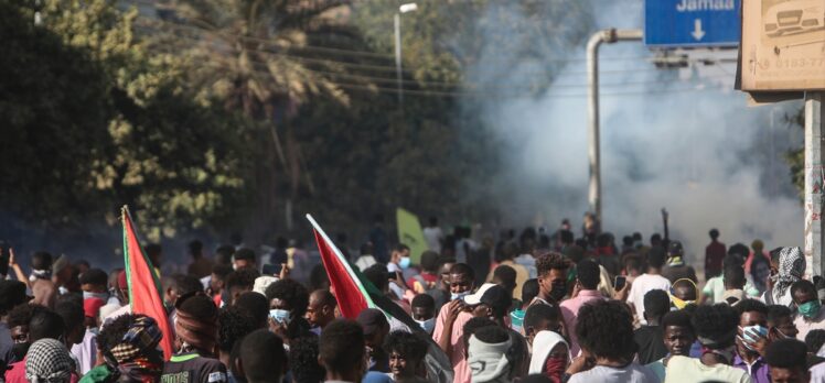 Sudan'da “askeri darbe” karşıtı gösteriler sürüyor