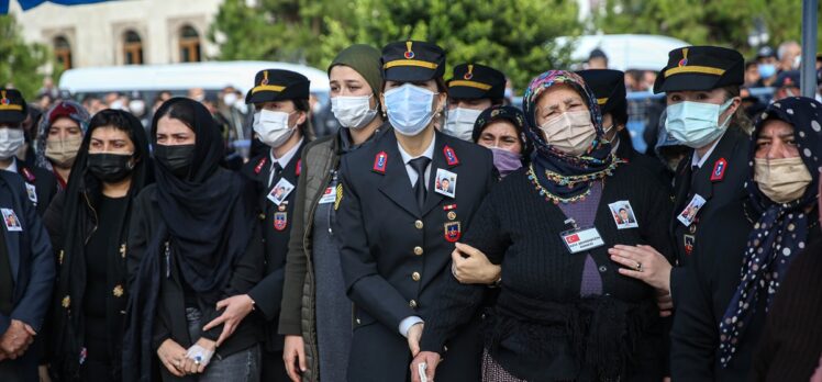 Tunceli'de şehit düşen Astsubay Celil Mutlu, Mersin'de son yolculuğuna uğurlandı