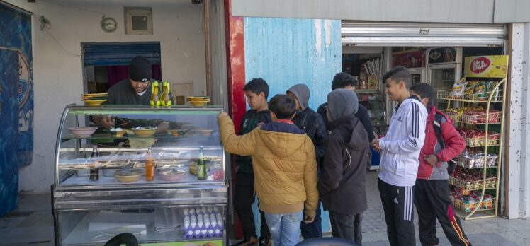 Tunuslu gazetecinin 25 Temmuz kararlarıyla değişen hayatı: Parlamentodan gözleme dükkanına