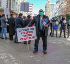 Vanlı aileler çocuklarına kavuşmak için HDP İl Başkanlığı önündeki eylemlerini sürdürdü