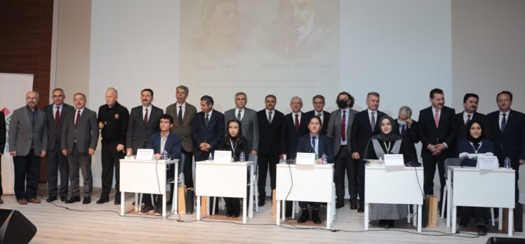 Yunus Emre ve Mehmet Akif Ersoy, Balıkesir'de panelde anıldı