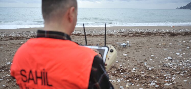 Antalya'da denizde kaybolduğu bildirilen kadın turisti arama çalışmaları sürüyor