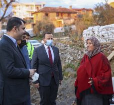 Bakan Kurum, Antalya'da afetzedelerle buluştu: