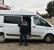 Gaziantep'te yanan hurda otomobilin bagajında erkek cesedi bulundu