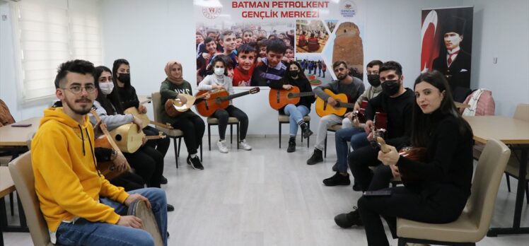 “Genç Ofis” üniversite öğrencilerine sosyal ve kültürel destek sağlıyor