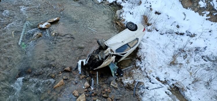 Gümüşhane'de otomobilin çaya düşmesi sonucu bir kişi yaralandı