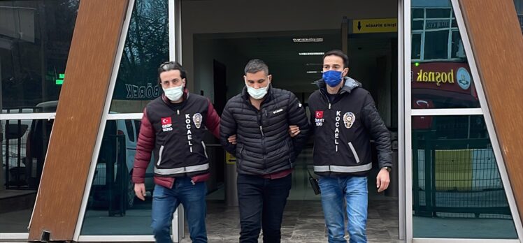 Kocaeli'de bir kişinin öldüğü bıçaklı kavgayla ilgili 3 şüpheli adliyede