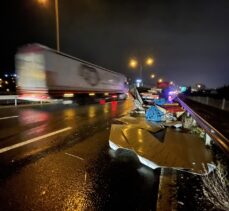 Kocaeli'de meydana gelen trafik kazası ulaşımın aksamasına neden oldu