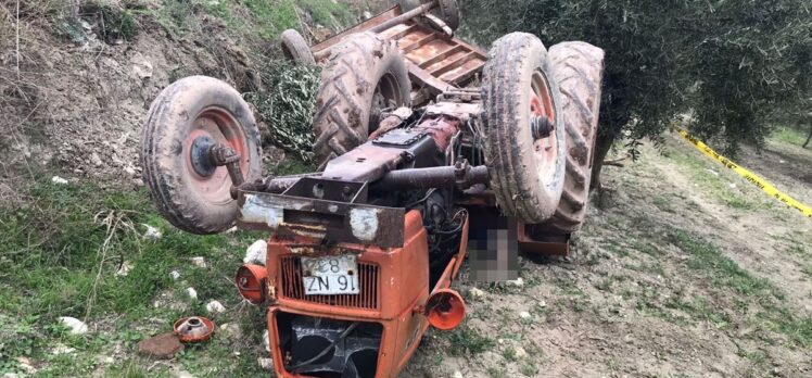 Manisa’da devrilen traktörün sürücüsü öldü