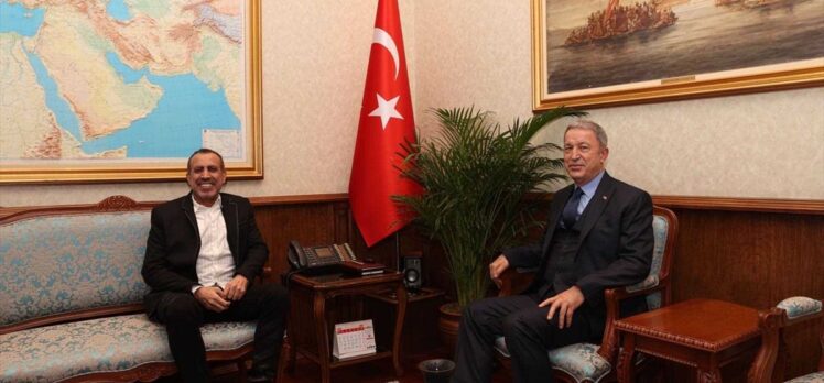 Milli Savunma Bakanı Hulusi Akar sanatçı Haluk Levent'i kabul etti