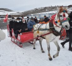 YÖK Başkanı Özvar, Çıldır Gölü'nde atlı kızakla gezdi