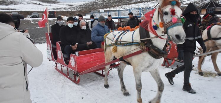 YÖK Başkanı Özvar, Çıldır Gölü'nde atlı kızakla gezdi