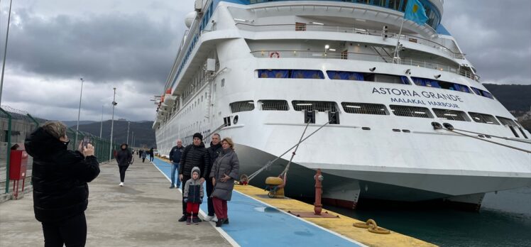 Amasra, 5 ayda kruvaziyerle 5 bin 183 Rus turist ağırladı