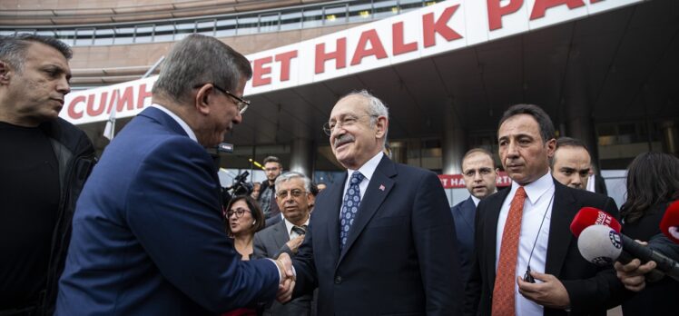 CHP Genel Başkanı Kılıçdaroğlu, Gelecek Partisi Genel Başkanı Davutoğlu ile bir araya geldi