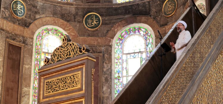 Diyanet İşleri Başkanı Erbaş, Ayasofya-i Kebir Cami-i Şerifi'nde yılın son cuma hutbesini okudu: