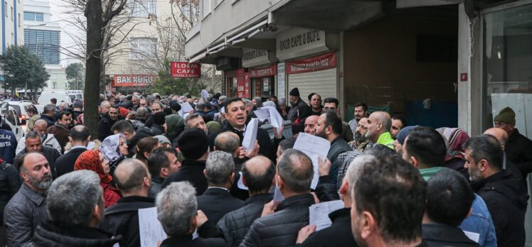 İstanbul'daki SGK binalarında EYT yoğunluğu sürüyor