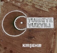 Kırşehir'de Kervansaray Dağı'na fidan ve taşla “Türkiye Yüzyılı” yazıldı