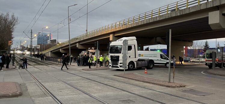 Konya'da tır ile çarpışan motosikletin sürücüsü hayatını kaybetti