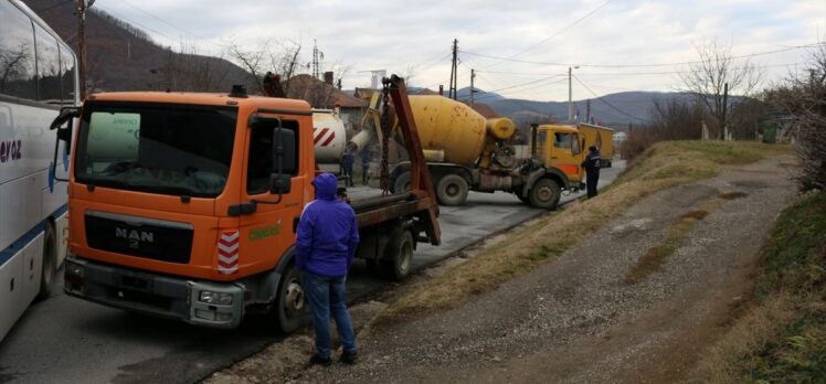 Kosova’nın kuzeyindeki barikatların kaldırılmasına başlandı