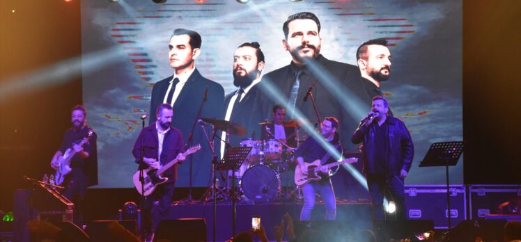 Muğla'da yeni yıl konser, ses ve ışık gösterileriyle kutlandı