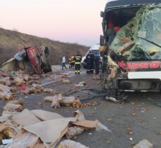 Tekirdağ'da otobüsle kamyonun çarpışması sonucu 1 kişi öldü, 3 kişi yaralandı