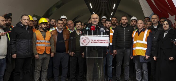 Bakan Karaismailoğlu yeni yıla metro çalışanlarıyla girdi