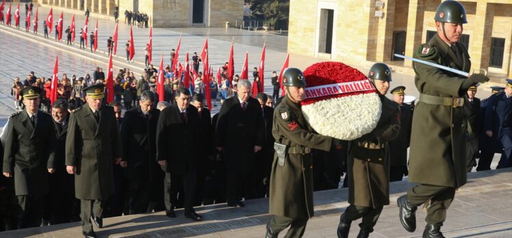 Vali Şahin, Atatürk'ün Ankara'ya gelişinin 103. yılı dolayısıyla Anıtkabir'i ziyaret etti: