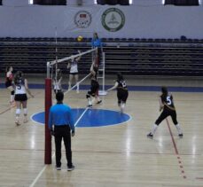 Voleybol Üniversiteler Arası Bölgesel Lig müsabakaları Artvin'de başladı