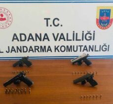 Adana'da ruhsatsız 5 tabanca ve 4 av tüfeği ele geçirildi