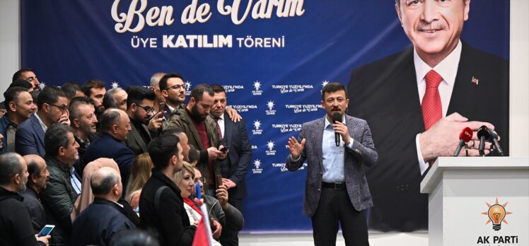 AK Parti'li Dağ, partisinin İzmir'deki üye katılım töreninde konuştu: