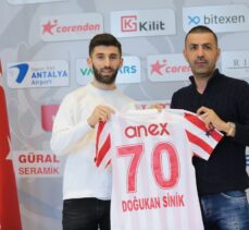 Antalyaspor, Doğukan Sinik ile sözleşme imzaladı