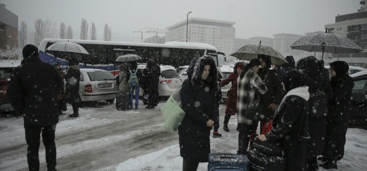 Bilgi yarışmasında dereceye giren Boşnak öğrenciler İstanbul gezisi için yola çıktı