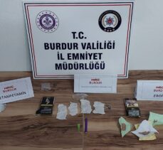 Burdur'da uyuşturucu operasyonlarında yakalanan 2 zanlı tutuklandı