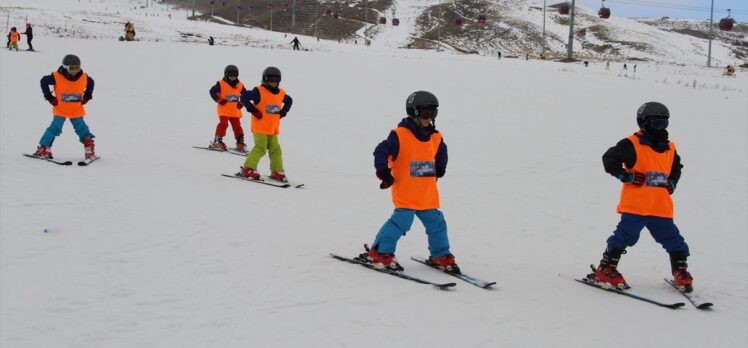 Erciyes'te “Kar Fırtınaları Projesi” ile geleceğin kayakçıları yetiştiriliyor