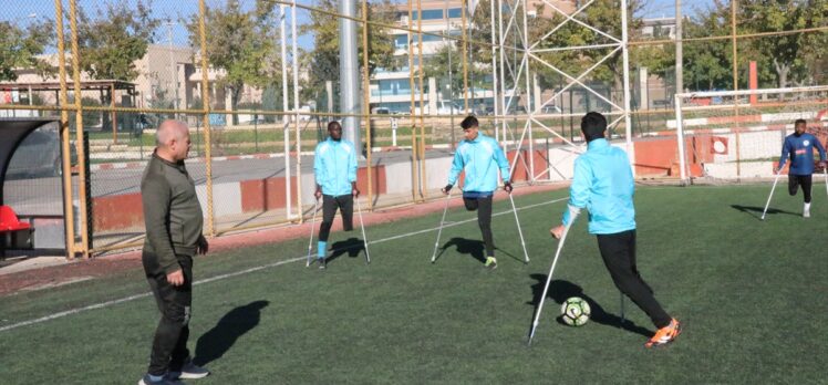 Futbolcusu olduğu takıma antrenör olarak döndü