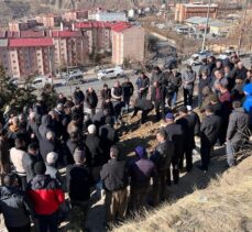 Hakkari'de evinde boğazı kesilmiş halde ölü bulunan kadının cenazesi toprağa verildi