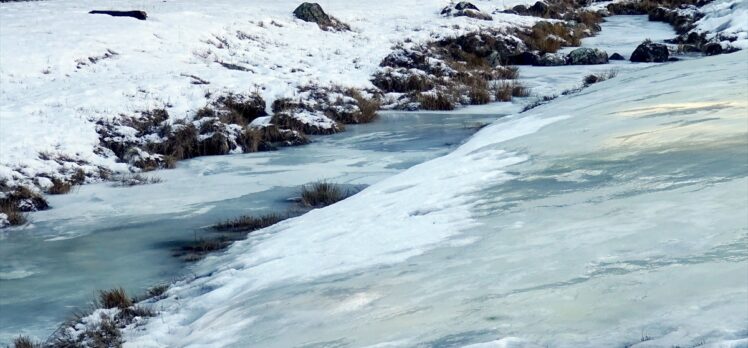 Erzurum, Ardahan, Kars ve Tunceli'de soğukların etkisiyle buzlanma oluştu