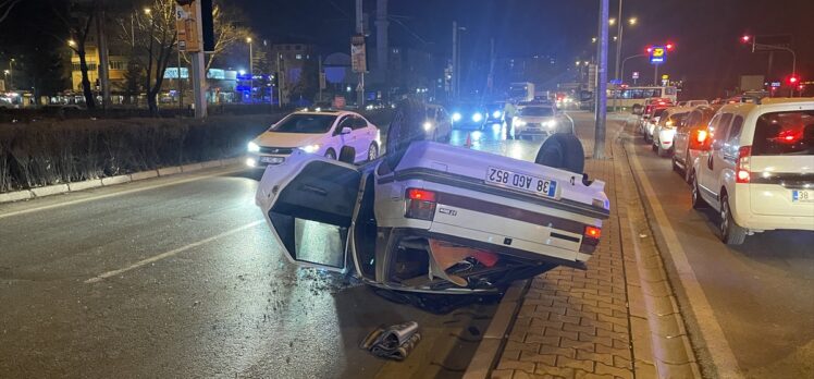 Kayseri'de takla atan otomobildeki 3 kişi yaralandı