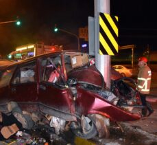 Kırıkkale'de EDS direğine çarpan otomobilin sürücüsü ağır yaralandı