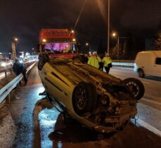 Kocaeli'de devrilen otomobildeki 4 kişi yaralandı