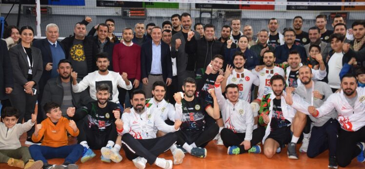 Voleybol: AXA Sigorta Efeler Ligi