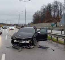 Samsun'da iki otomobilin çarpıştığı kazada sürücüler yaralandı