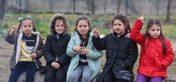 Silivri Büyük Sinekli Köy Yaşam Merkezi'nde çocuklar doğayı yaşayarak öğreniyor