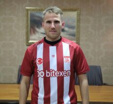 Sivasspor, İspanyol futbolcu Samu Saiz'i renklerine bağladı