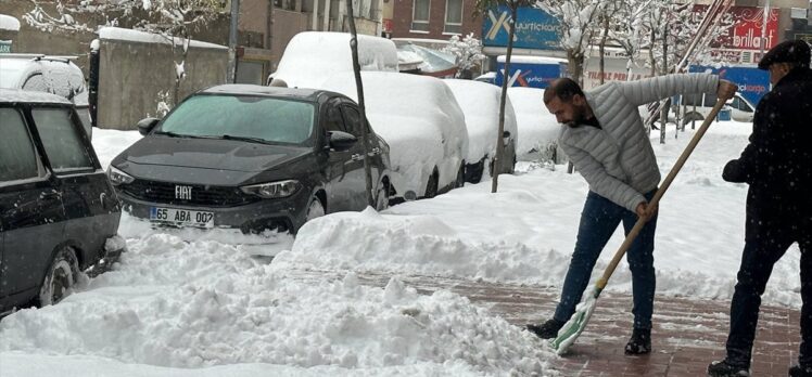 Van'ın yüksek kesimlerinde kar kalınlığı 45 santimetreye ulaştı